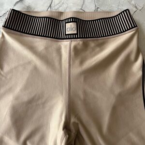 ALO high waist 7/8 line up legging size SM